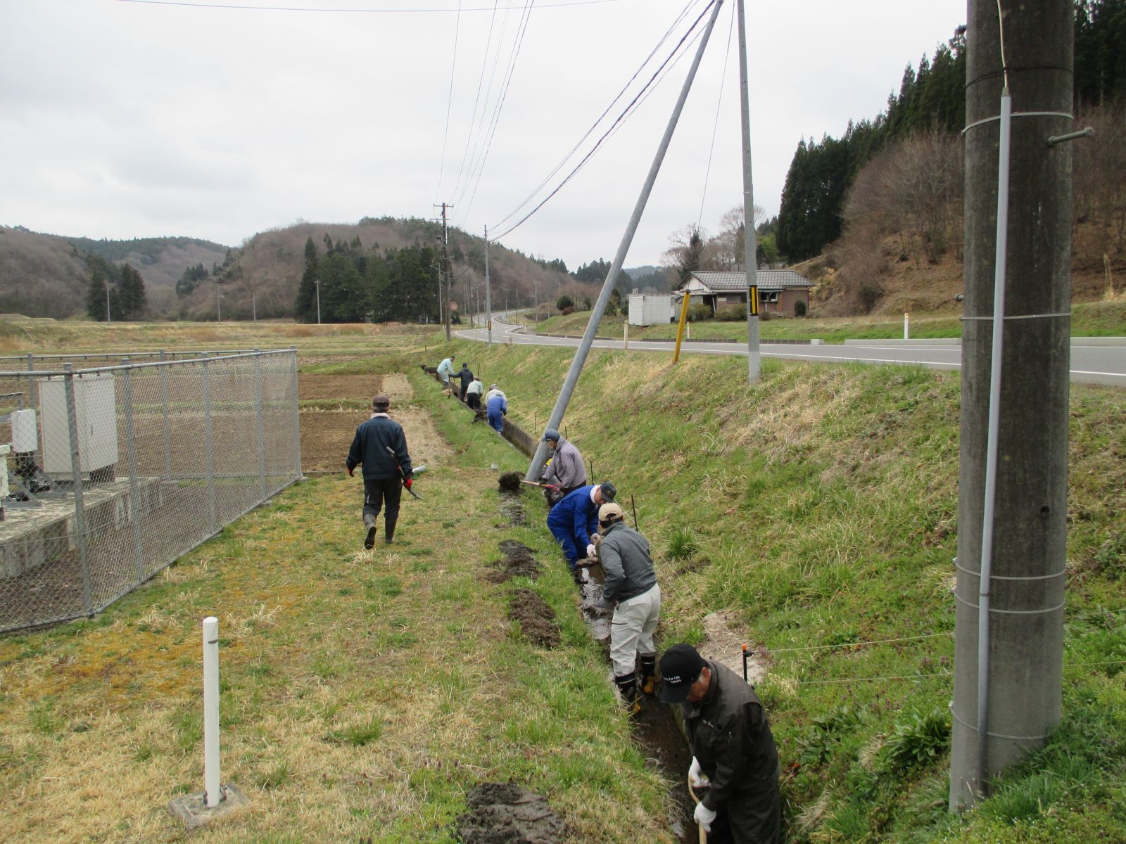 用水路草刈作業